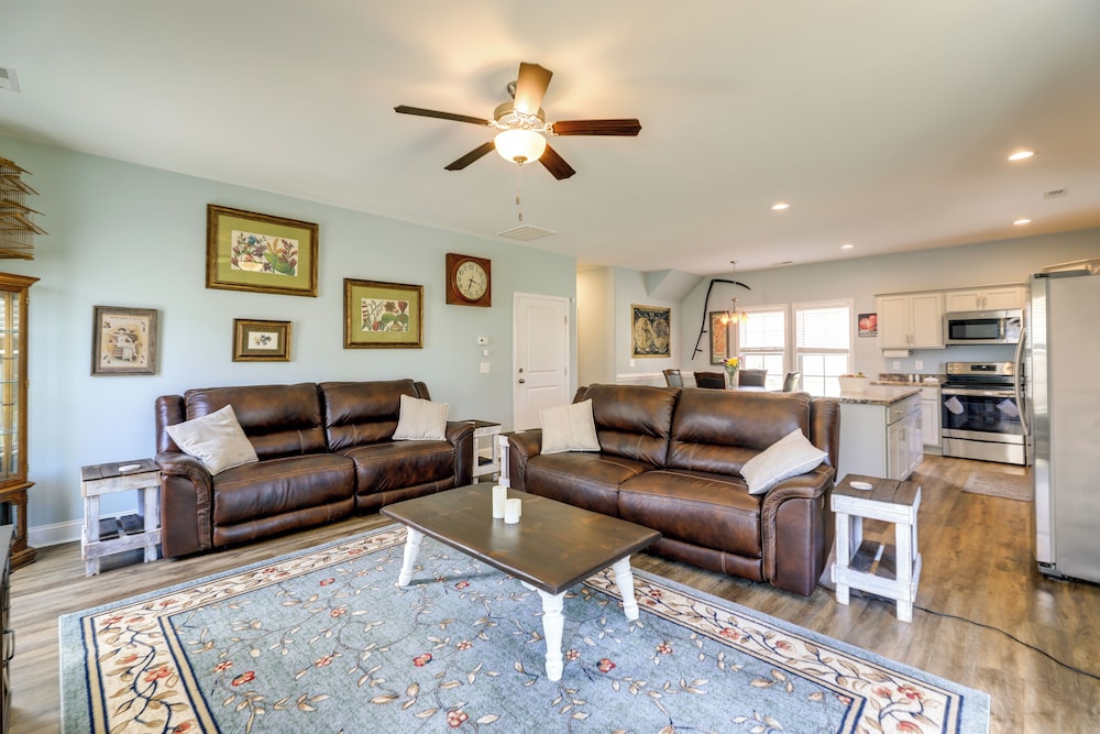 Holly Ridge Vacation Rental ~ 5 Mi to Beach