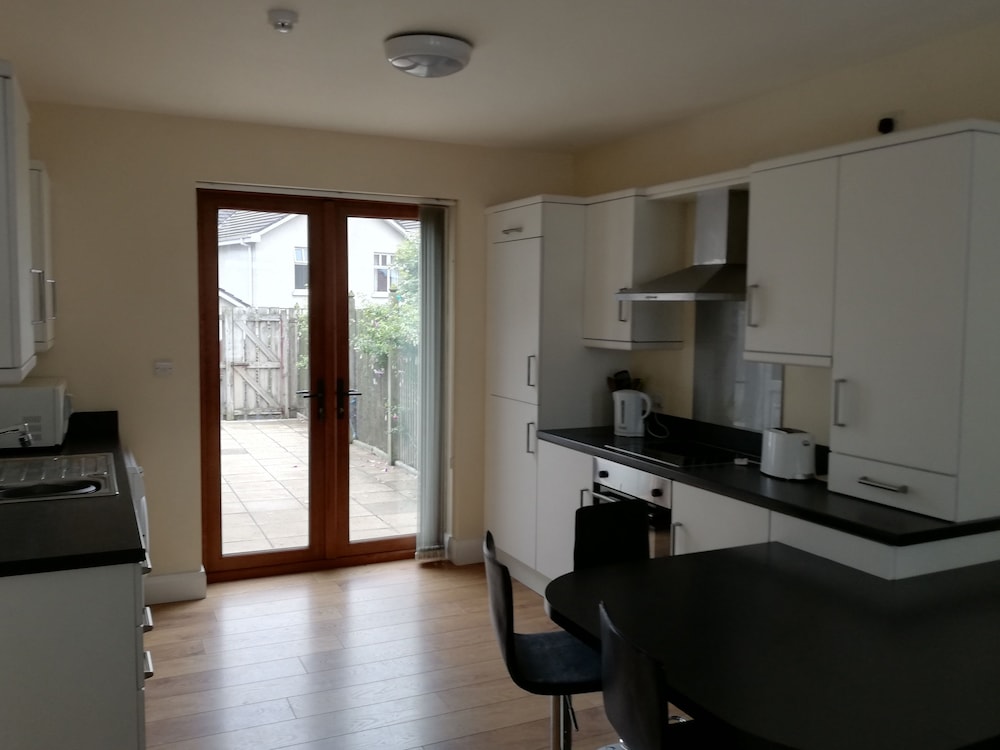 8 Enfield Street view 4
