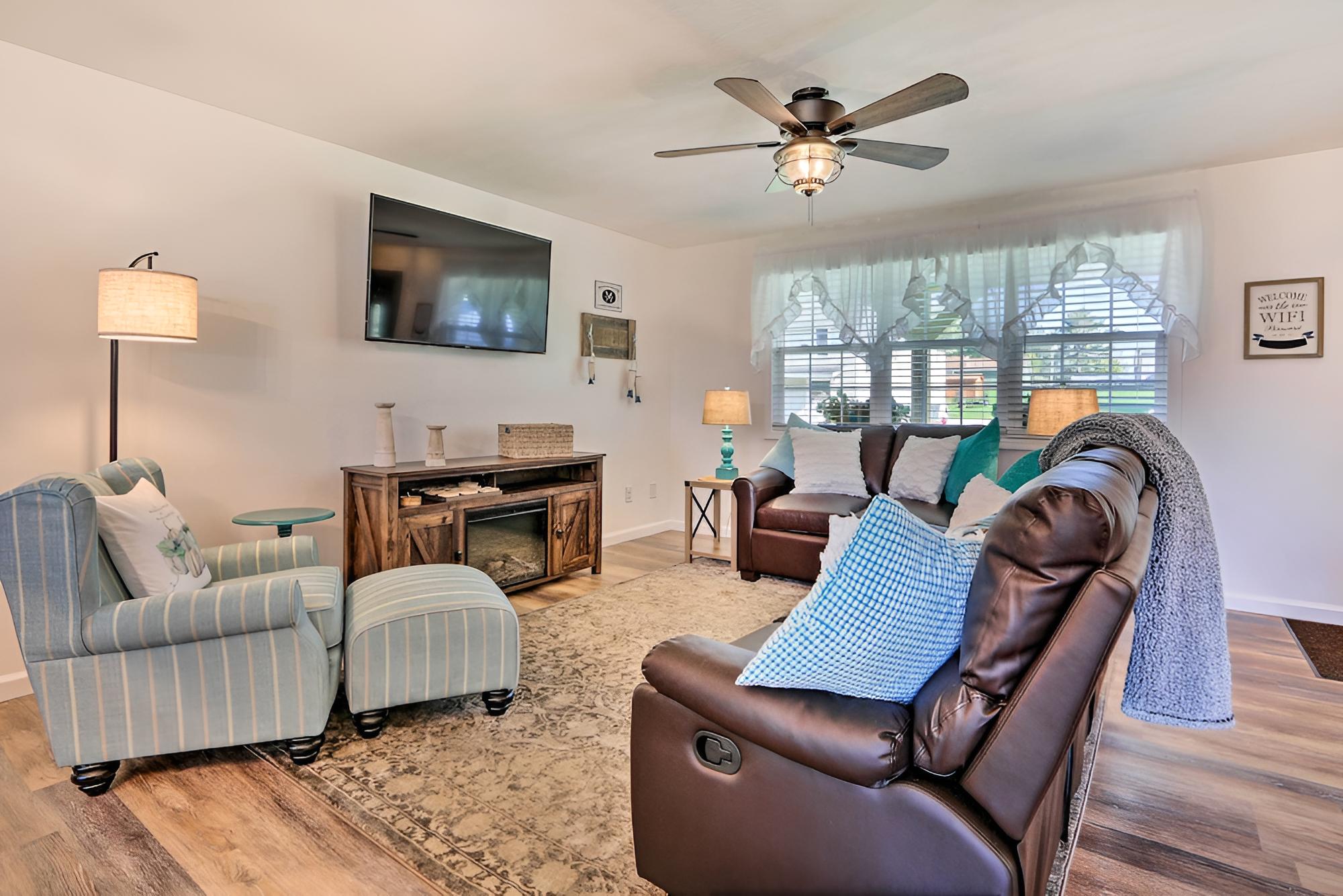 Warm + Cozy Buckeye Lake Home: Yard + Patios! view 5