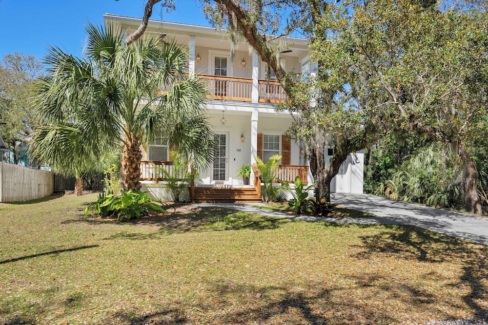 Serenity at Surfside by Avantstay Pool, Porches, Fire Pit & Arcade Near Vilano Beach