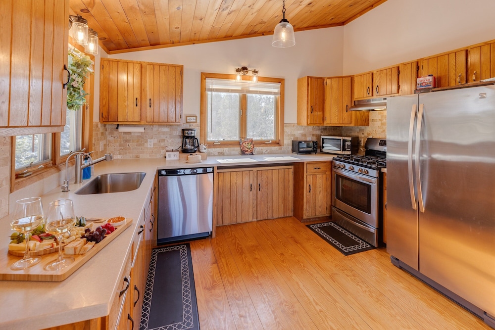 Scenic White Mountains Retreat 4 Bedroom Home