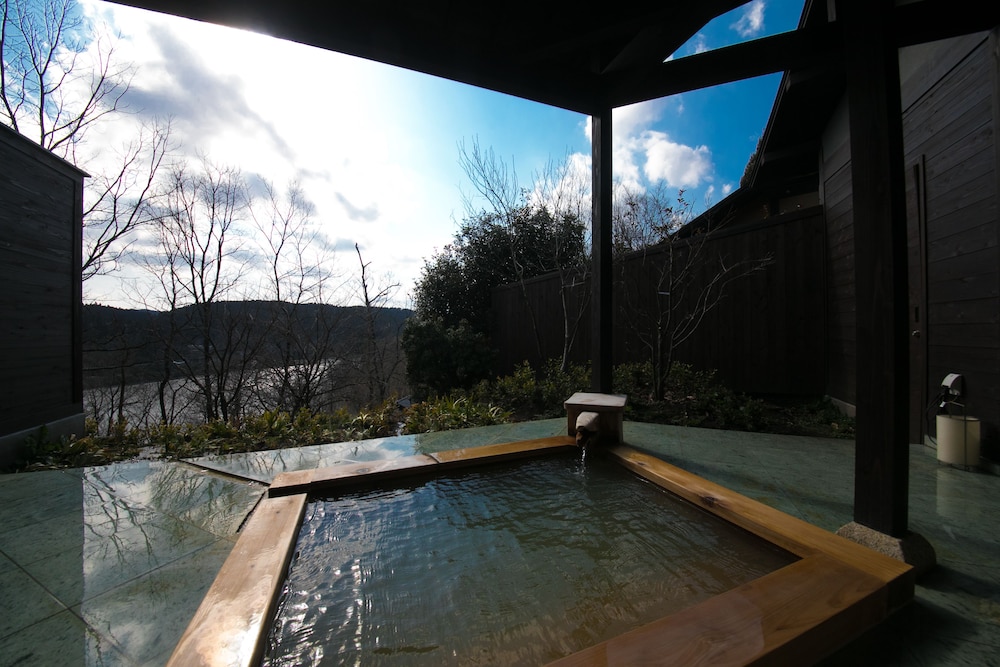 Shukubo Kawaseminoshou - The Kingfisher resort -