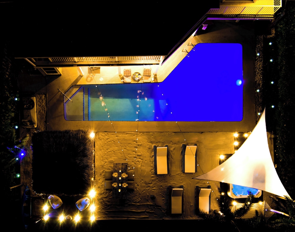 Palm Beach Paradise | Villa w/ Beach, Pool, Cinema & Tiki