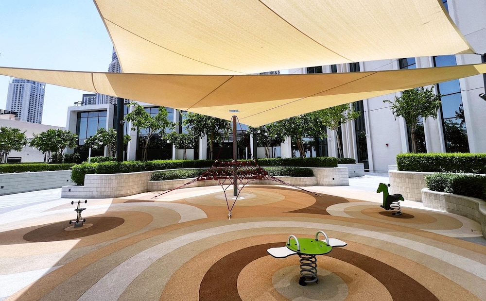 Homey Park View 2BR in Dubai Creek Harbour