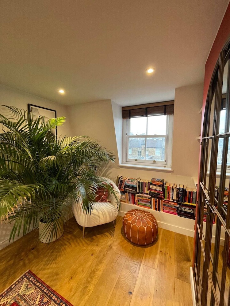 Vibrant & Beautifully Decorated 1BD Flat Brixton!