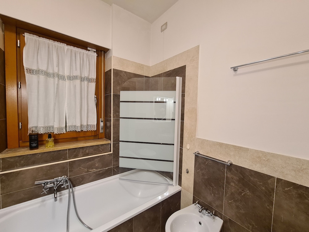 Rooms And Comfort Apartment