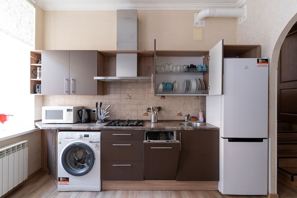 Four-room apartment on Nevsky 106