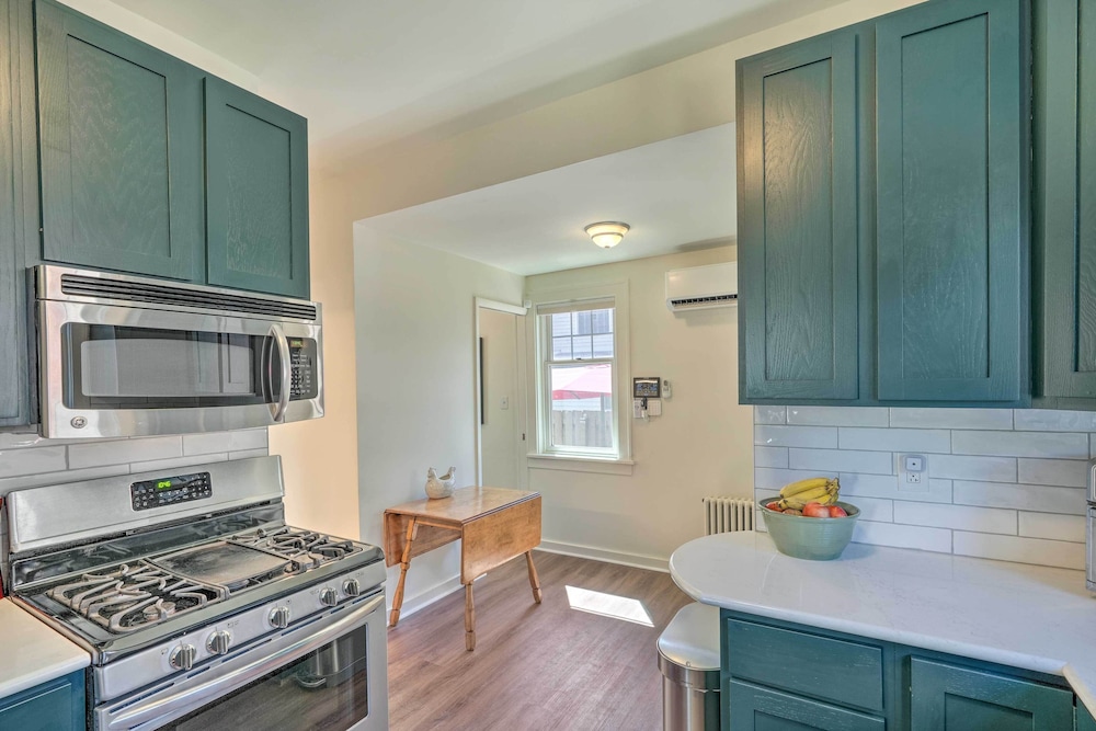 Historic Illinois Home Near Mississippi River view 5
