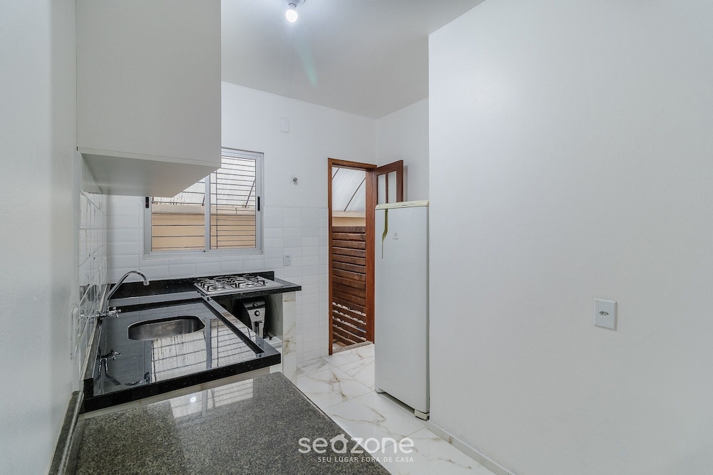 Apt Just Minutes From Lagoa da Conceicao - Sis0005