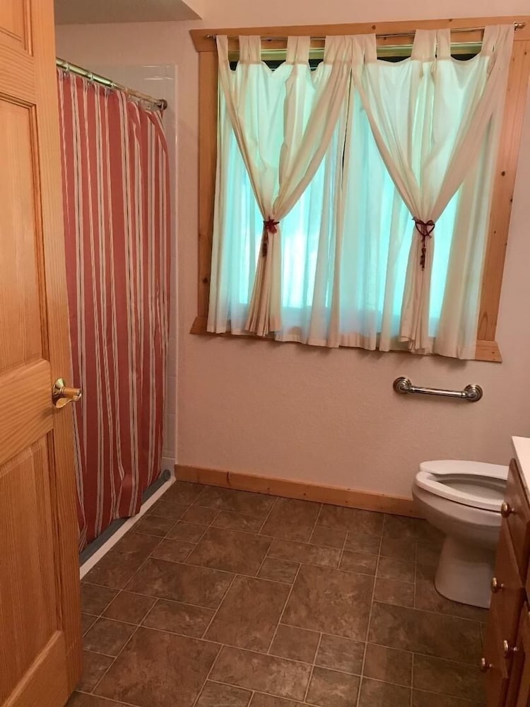 Namakagon Landing 4 Bedroom Home by RedAwning