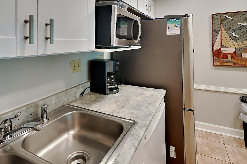 Sabine Yacht & Racquet by Southern Vacation Rentals, photo 68