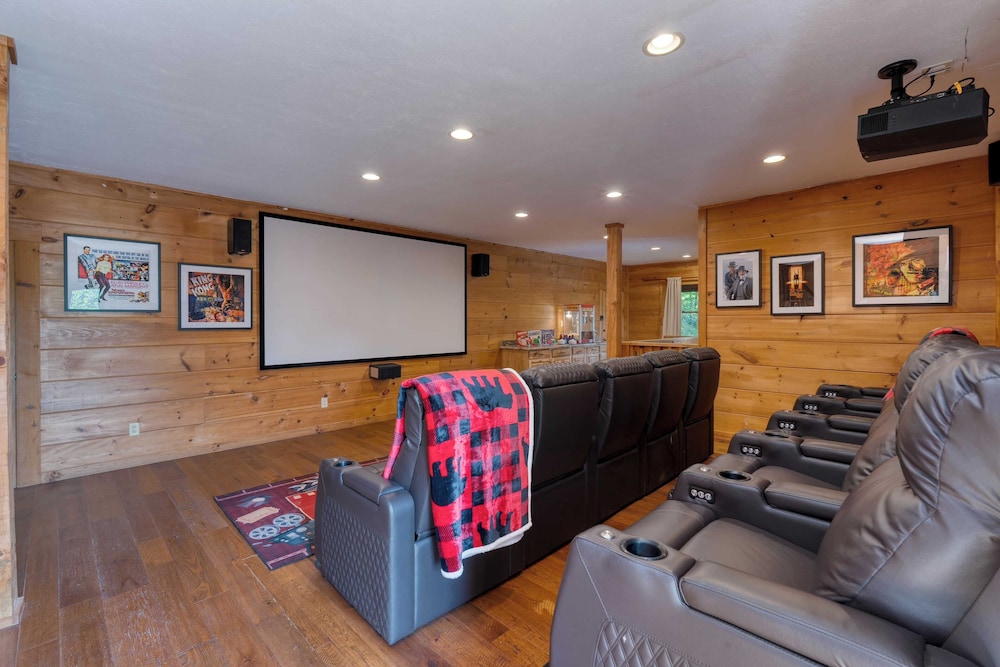Sleeps 26, 2 Homes Theater Room, Game Room, Hot Tub, Smoky Mountain Views