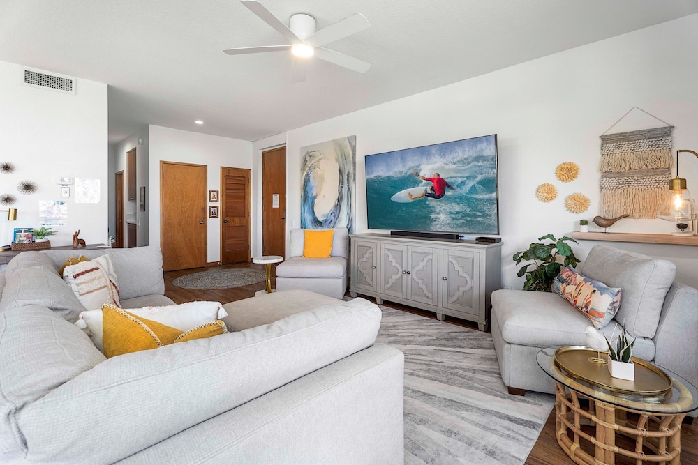 Newly Renovated - Gorgeous Condo & Location - Vrkcv