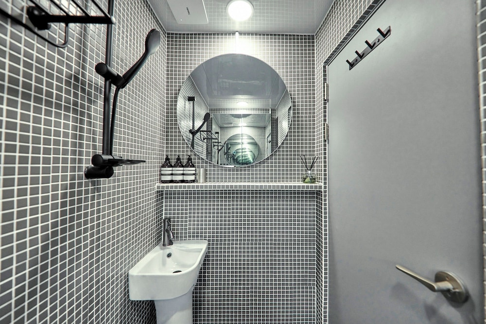 L9 Tailor Serviced Home near Hongik Univ