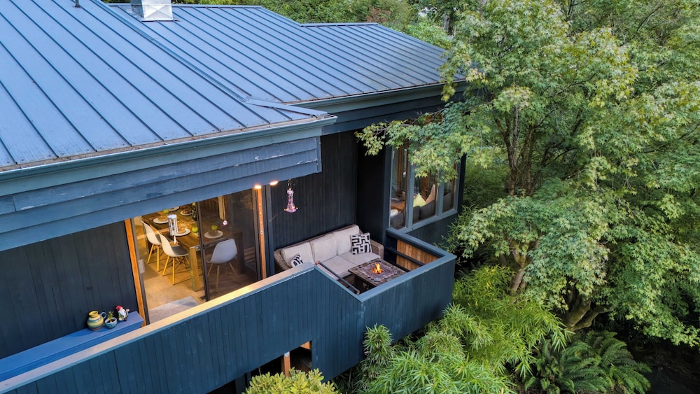 Coastal Escape w/ Balcony, Firebowl & Ocean Views Near Manzanita Sunset House by Avantstay