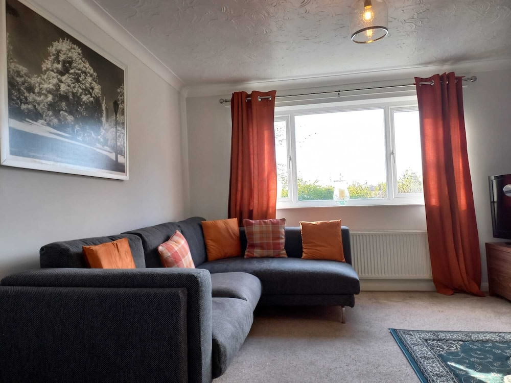 Charming Wentworth Lodge With Countryside Views, photo 27