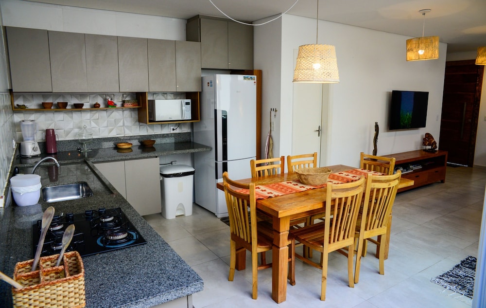 Casa c Piscina a 150m da Praia de Boi Ucanga