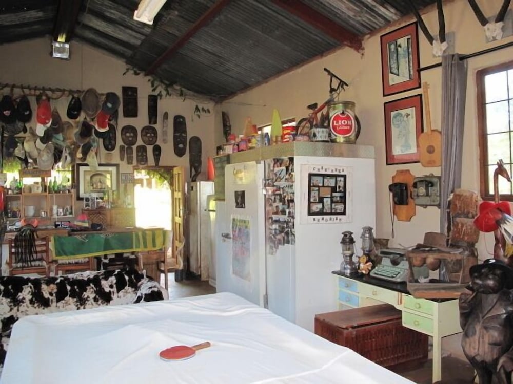 Caracal Lodge