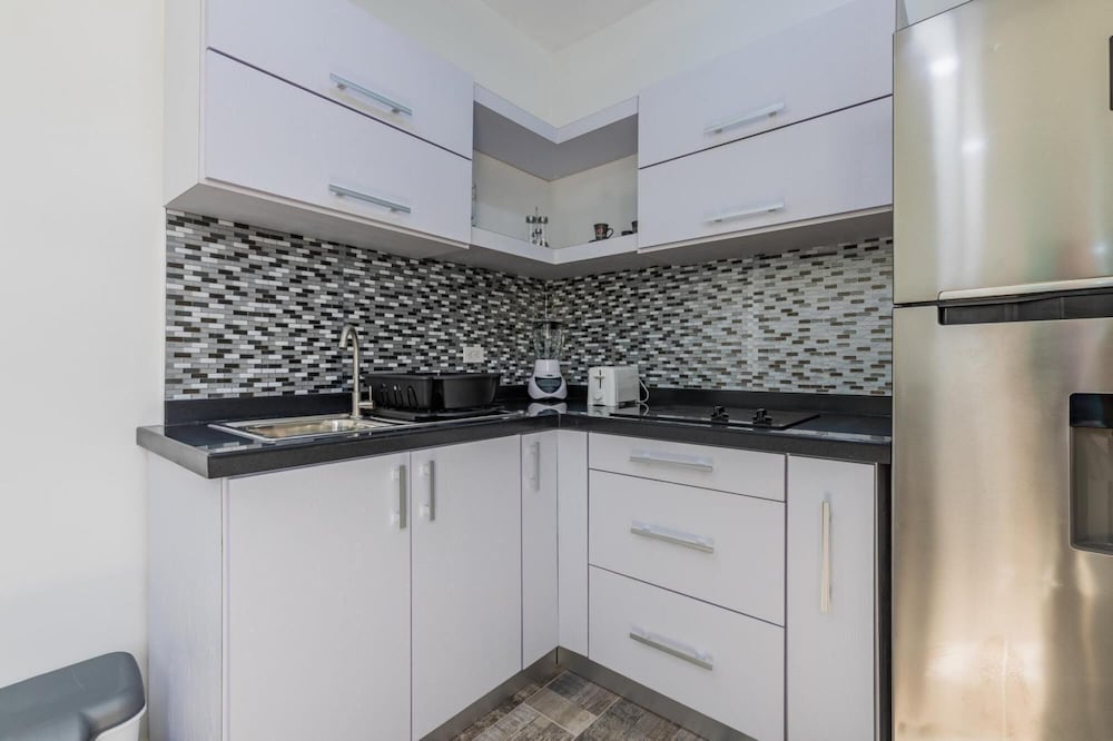 NEW Modern Stylish 6BR 6BA Villa Near Palmbeach