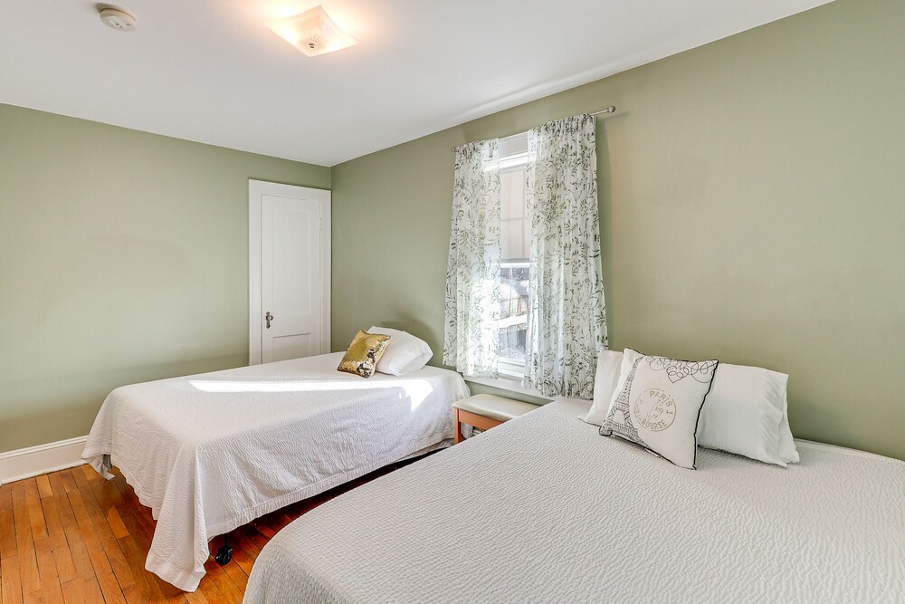 Charming Connecticut Retreat Near Museums Hiking - Property Image 24