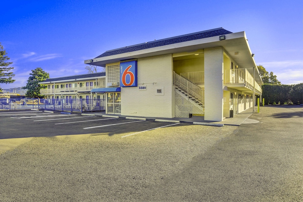 Motel 6 Napa, CA view 4