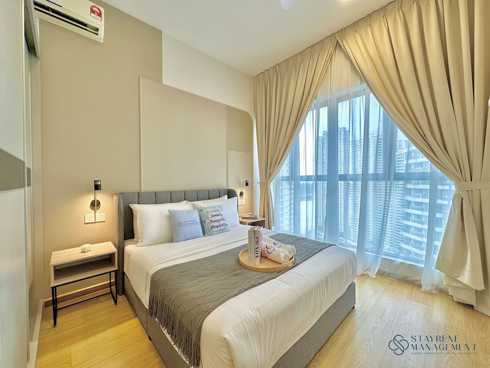 Country Garden Danga Bay Sea View Homestay by Stayrene