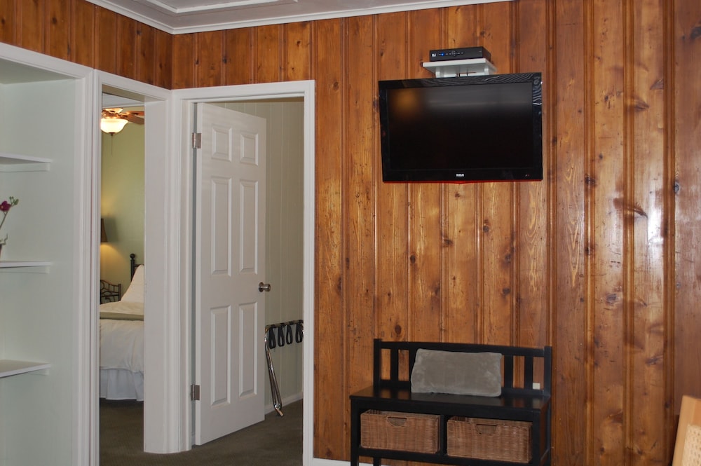 Bishop Vacations - El Rancho Motel - Property Image 69