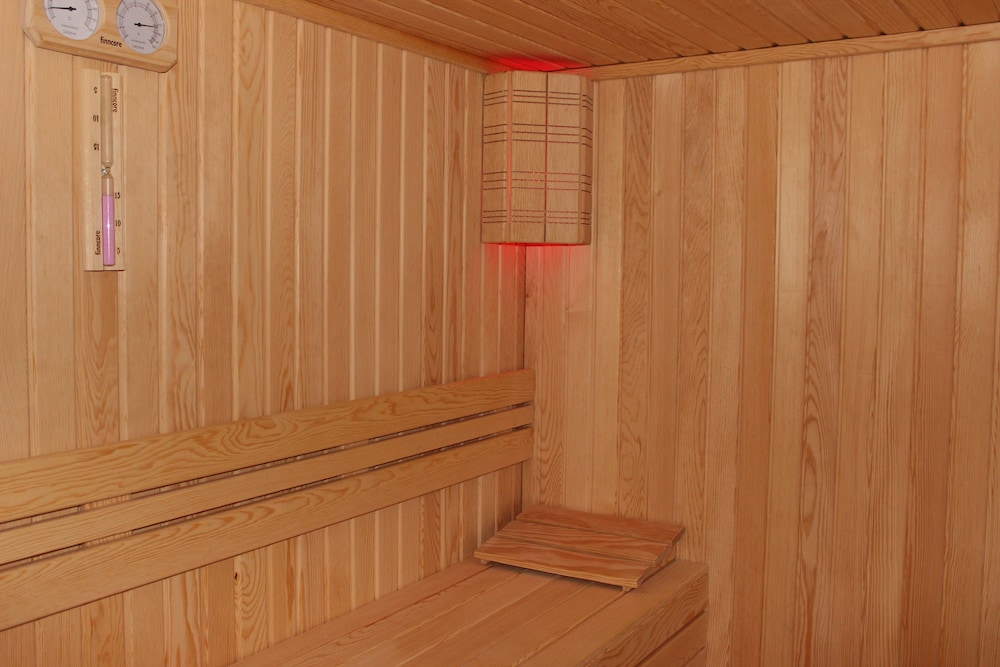 Loss Hotel - Image 63