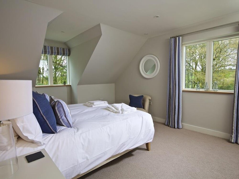 3 The Drive, Hillfield Village