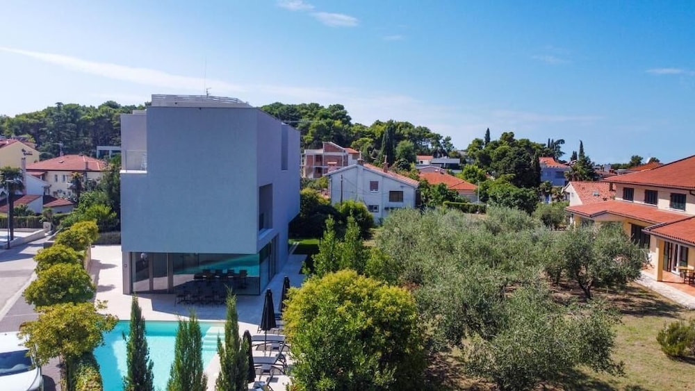 Villa Rm view 3