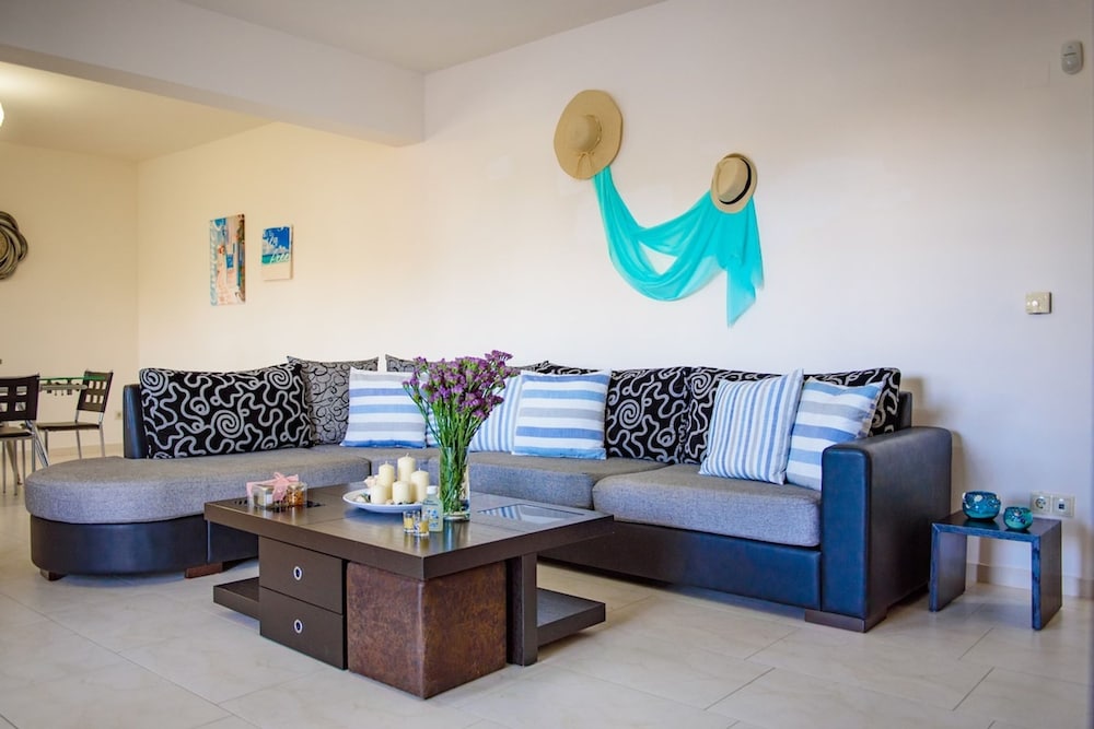 Marie Nicol Apartments 2