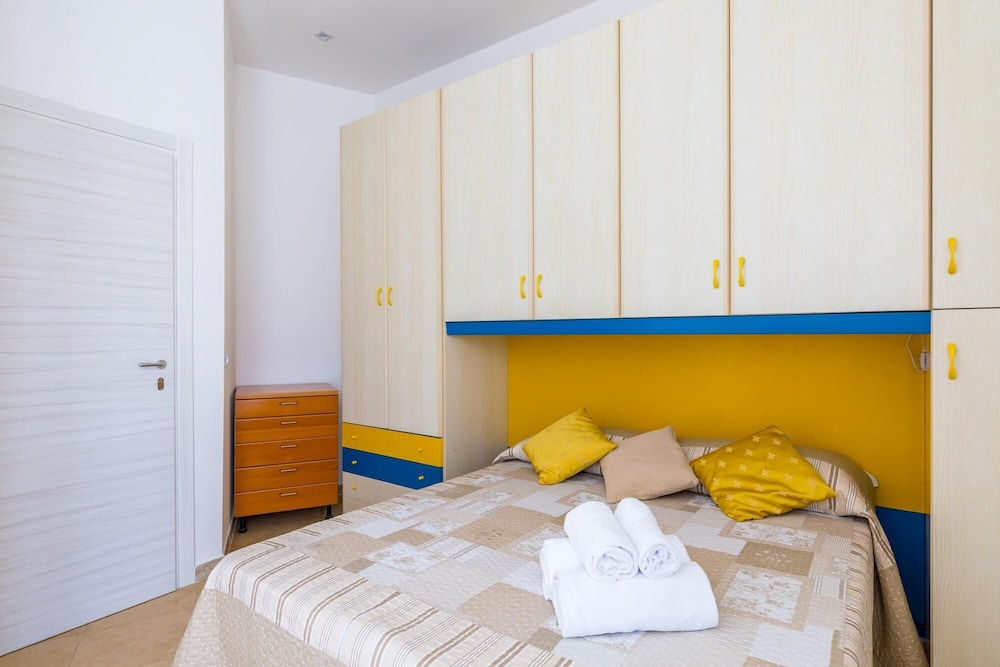 Emanuele III - 4 Bedroom Apartment