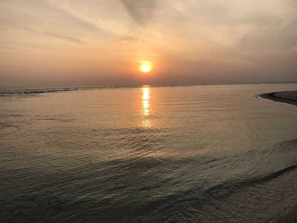 Sunnyside Maamendhoo