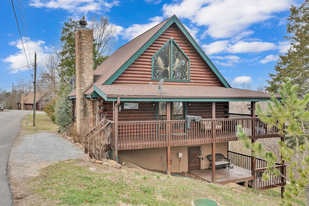 Hotel Moosehead Lodge Fantastic Cabin at Lake Douglas! - Image 1