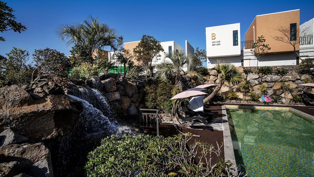 Jeju 29 Pool Villa view 5