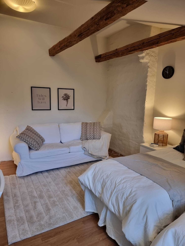 Stockholm City Chic-1-bedroom Loft for 3 view 3