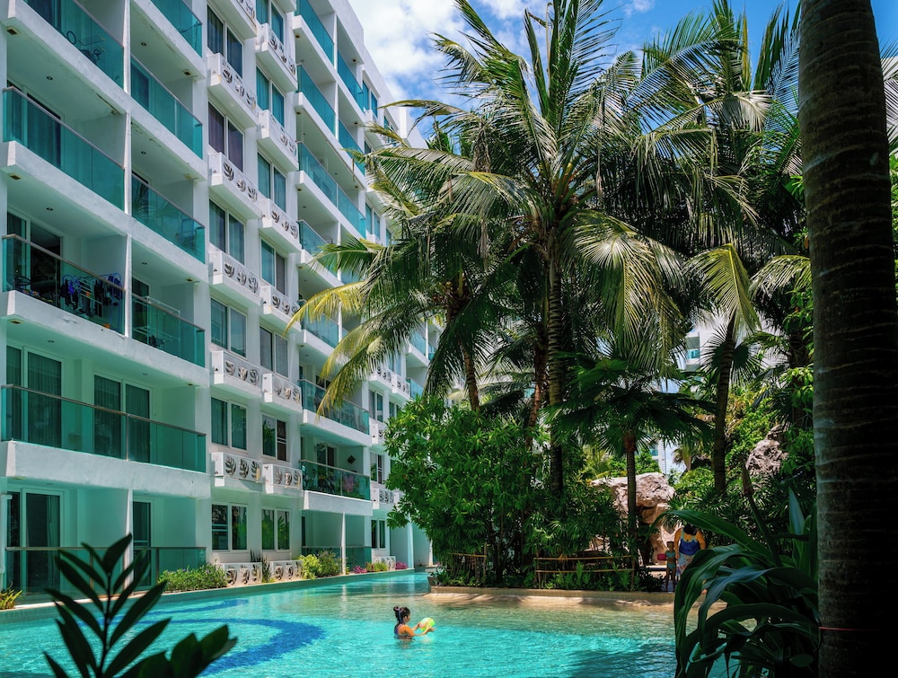 Amazon Apartments by Apartwell