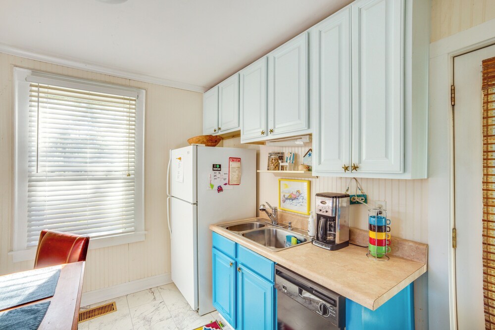 5 Mi to Downtown Beaufort: Pet-friendly Cottage!