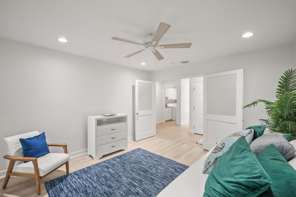 723 Seahorse Road - Newly Renovated, 5-bedroom Oceanside Home