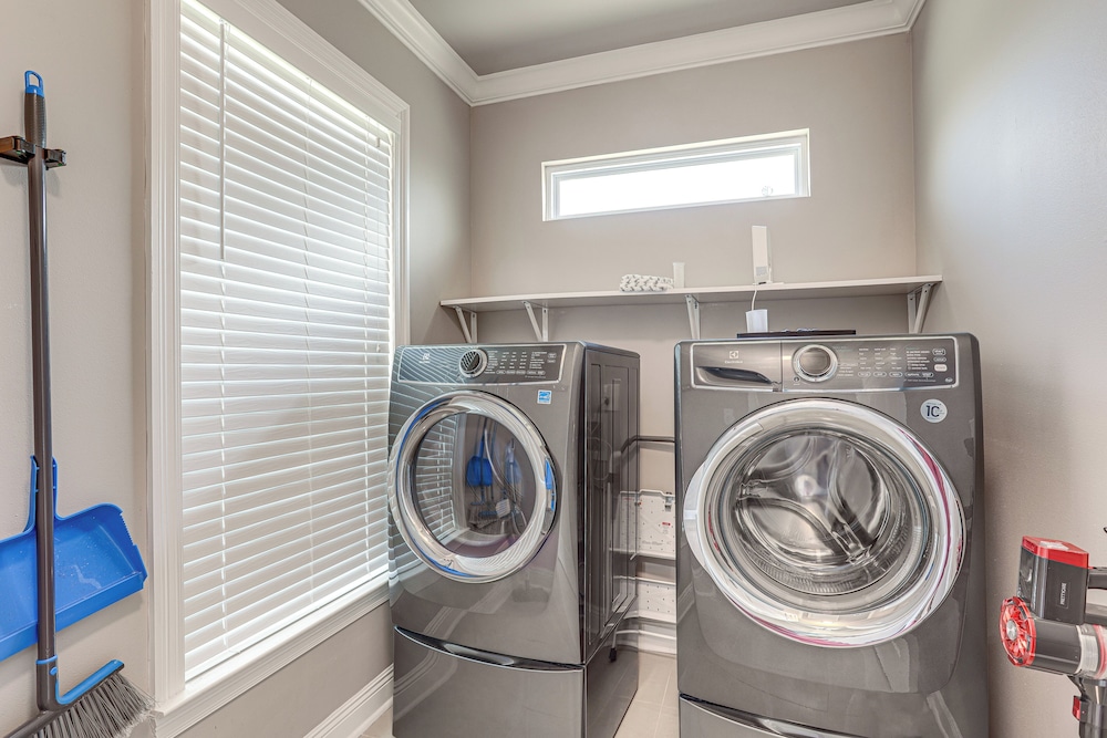 Arabi Home w/ Deck: 7 Mi to Downtown New Orleans!
