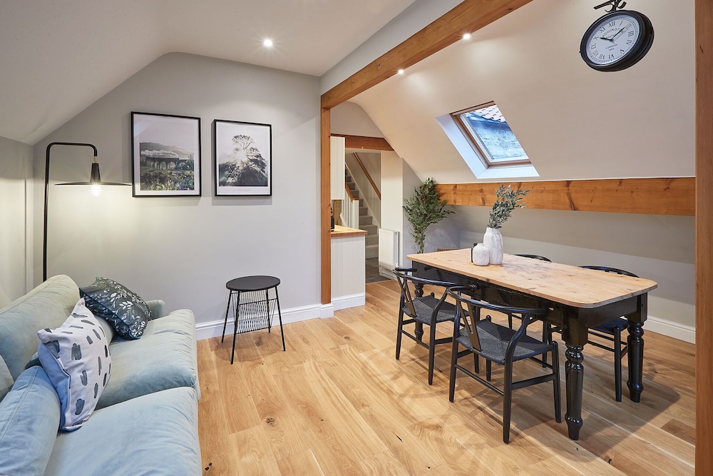 Host Stay Sleepers No 8 view 4