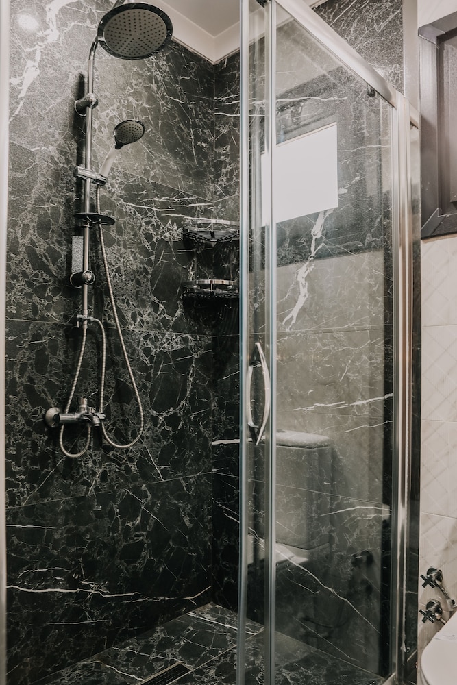 Grand Lark Otel - Image 84