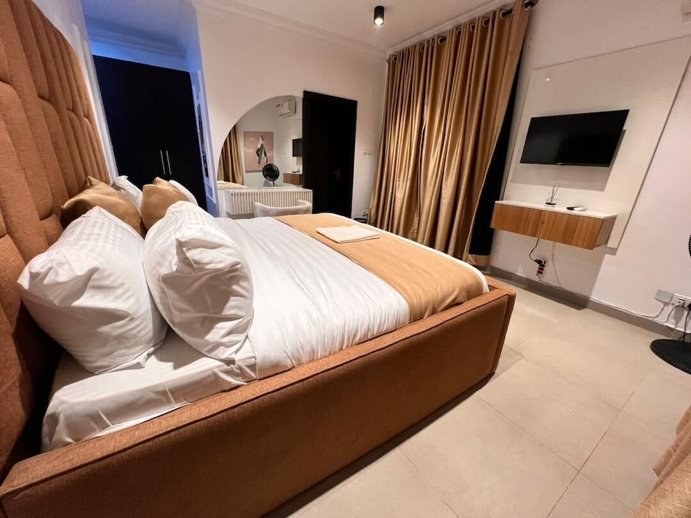 Ace Apartment