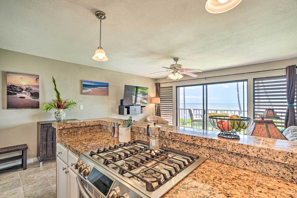 Molokai Shores Resort Condo w/ Pool & Views!