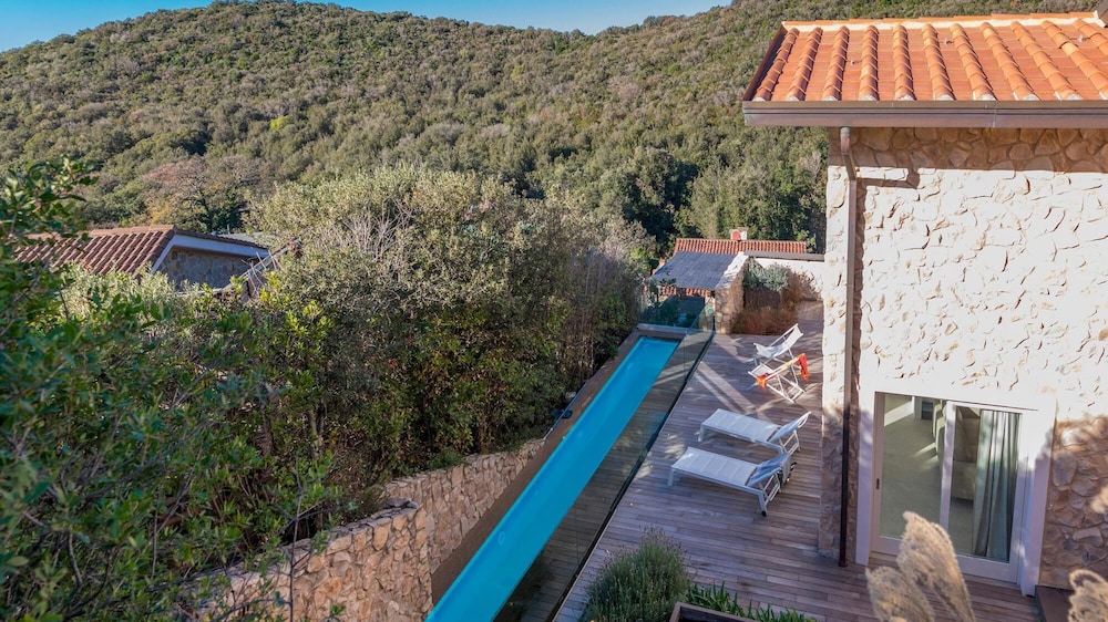 Villa Le Mandrie 7 2 view 3