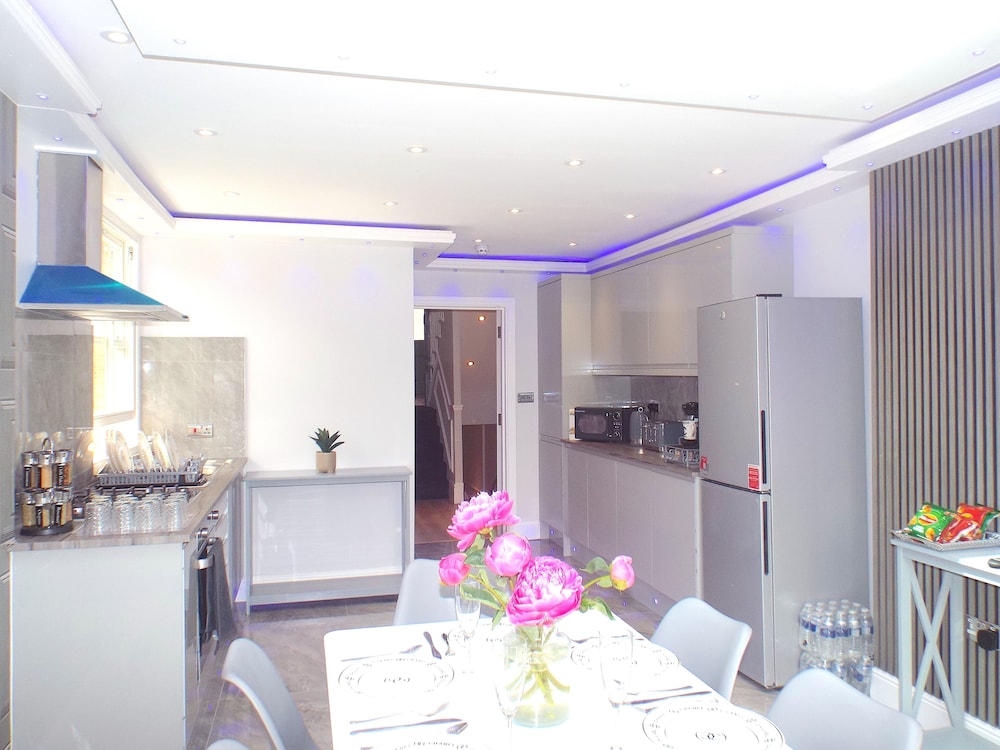 The Pond House - Ensuite Rooms