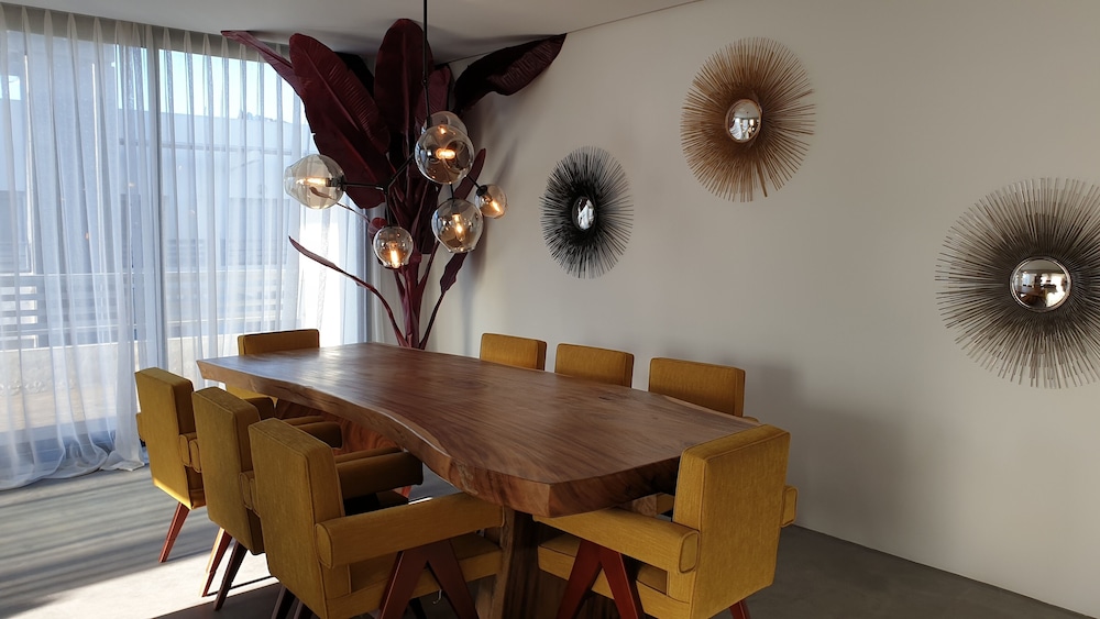 meeting & event spaces