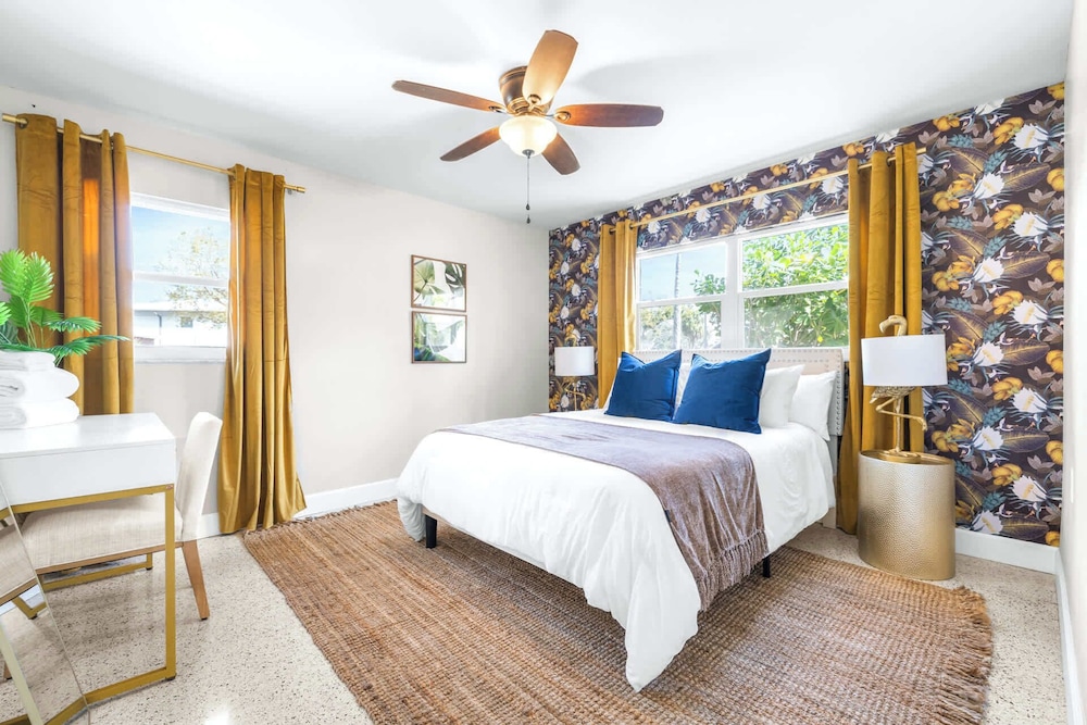 Bay Crest House Stay for 10!