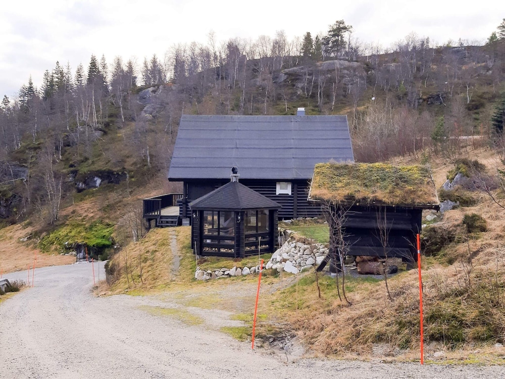 6 Person Holiday Home in Tjorhom
