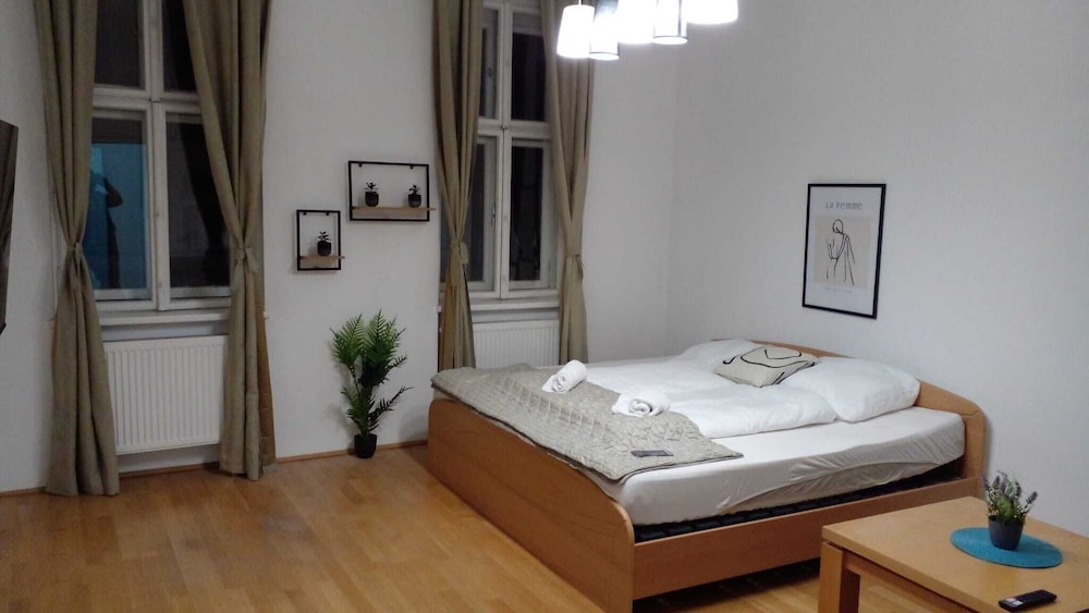 Comfort 2BR Apartment Near Stadthalle